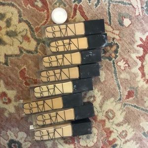 Nars Natural radiant foundation samples